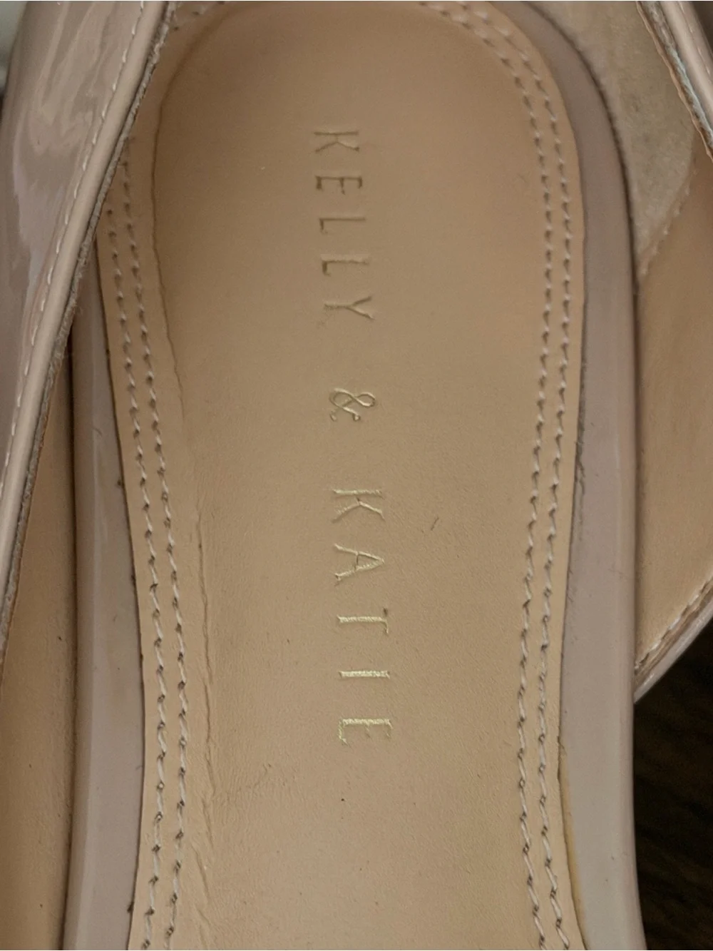 Kelly & Katie Fassi Nude Wedge size 6.5 good condition